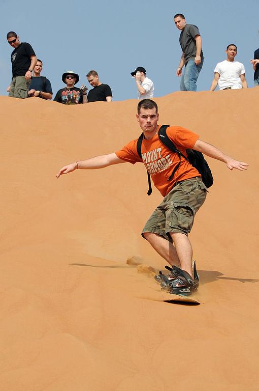 sandboarding in dubai