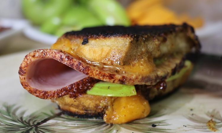 Ultimate Ham, Apple, and Cheddar Grilled Cheese Recipe