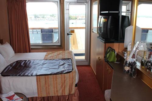 balcony-room-6364-carnival-victory