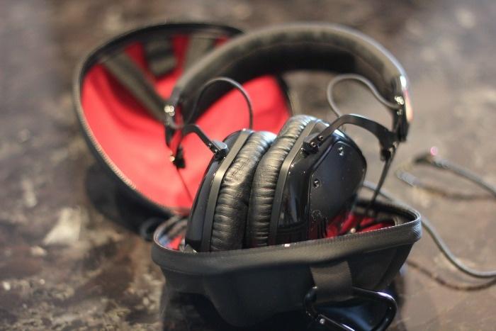 headphones open
