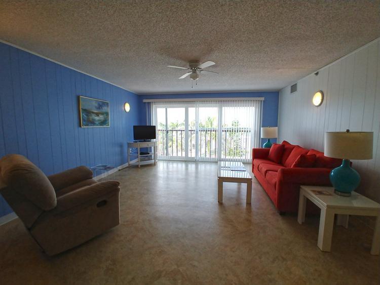 living room wannab inn nautilus corner room manasota key florida