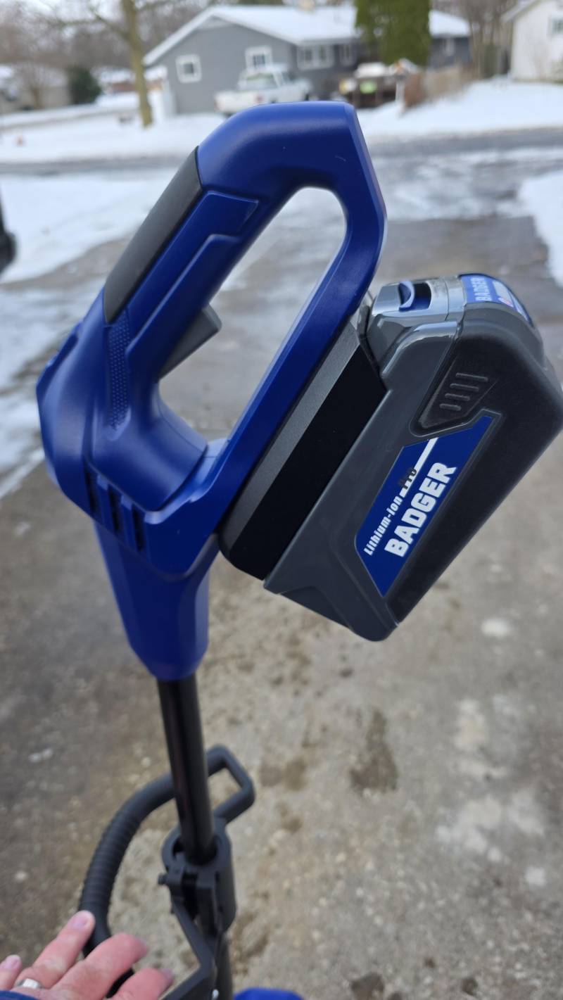 wild badger power electric snow shovel