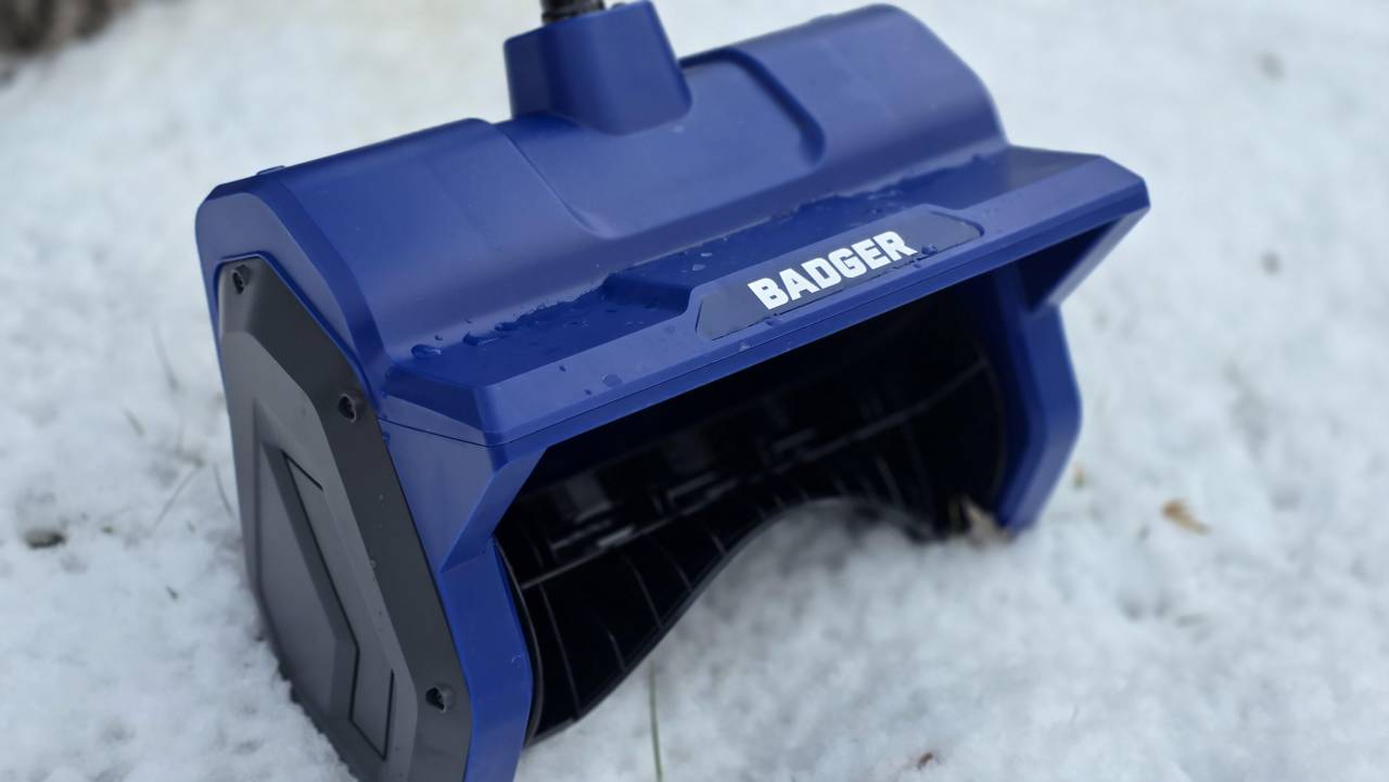 wild badger power electric snow shovel