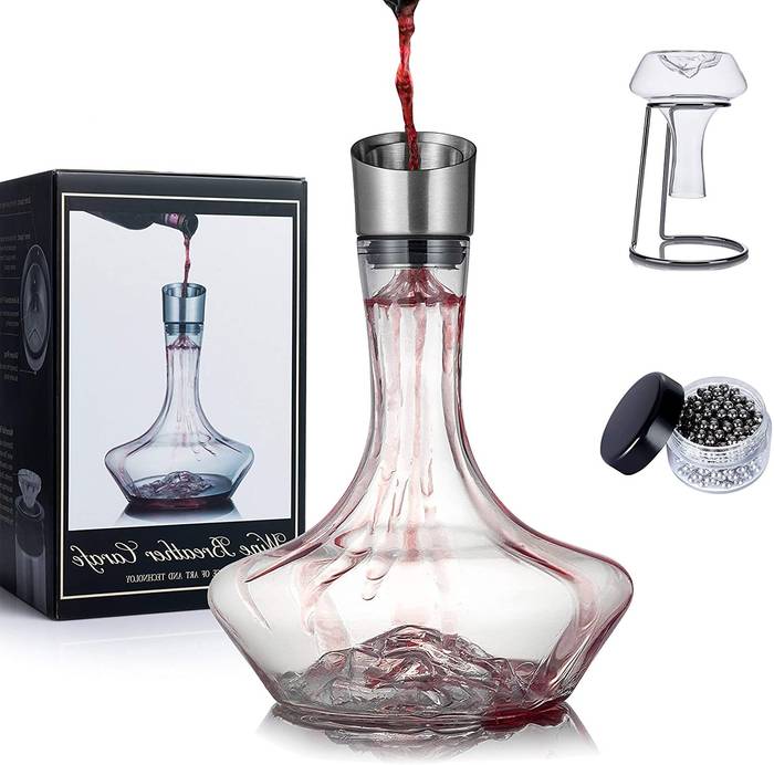 youyah wine decanter set makes for a great wine gift