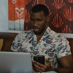 trading while traveling