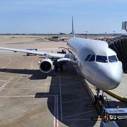 how to avoid hemorrhoids when traveling