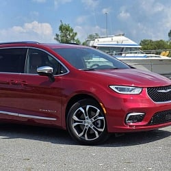 2025 Chrysler Pacifica Pinnacle Review