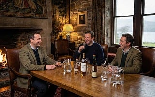 scotch tasting guys getraway in scotland