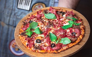 Here is a pizza that would be better to eat for those with acid reflux