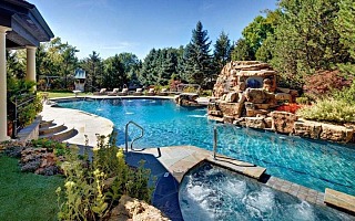 pool cleaning tips to make cleaning easier and healthier