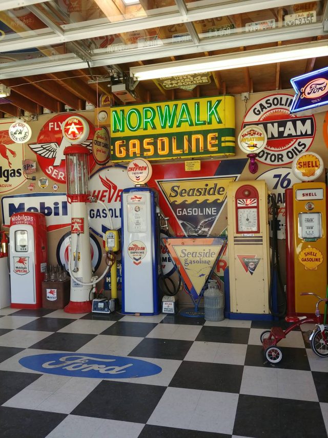 Mendenhall's Museum Photo Gallery