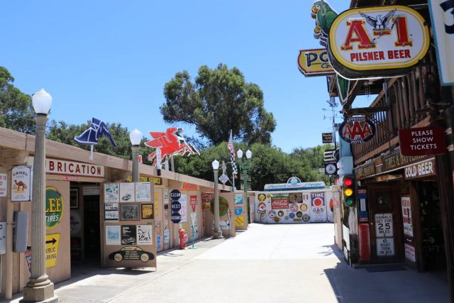 Mendenhall's Museum Photo Gallery