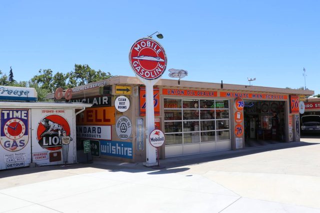 Mendenhall's Museum Photo Gallery