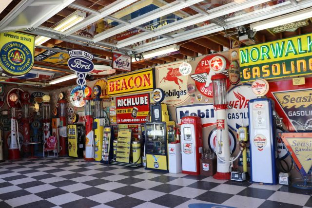 Mendenhall's Museum Photo Gallery