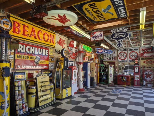 Mendenhall's Museum Photo Gallery